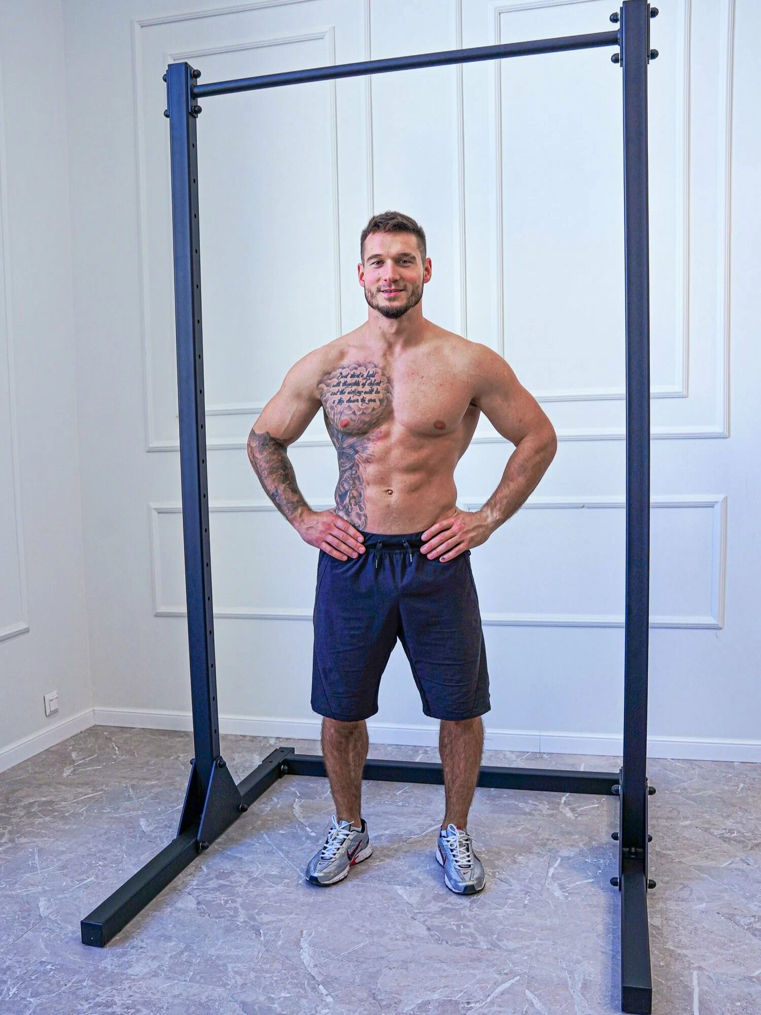 Турник напольный (базовая комплектация) с цельным каркасом