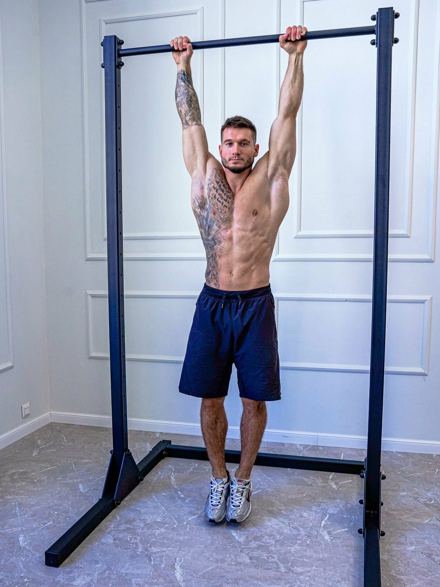 Турник напольный (базовая комплектация) с цельным каркасом